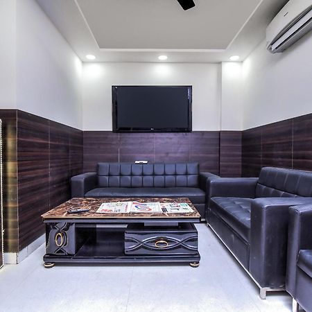 Hotel Aerostar Gold - Opposite Max Healthcare Delhi  Dış mekan fotoğraf