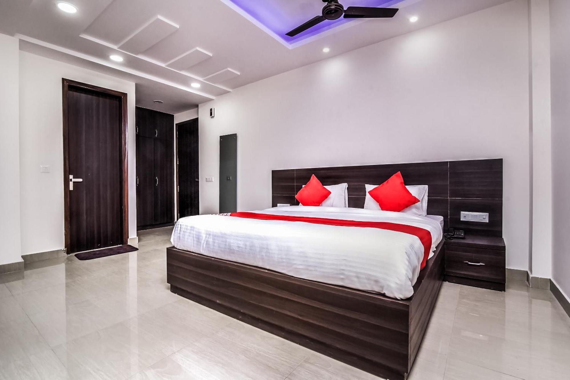 Hotel Aerostar Gold - Opposite Max Healthcare Delhi  Dış mekan fotoğraf