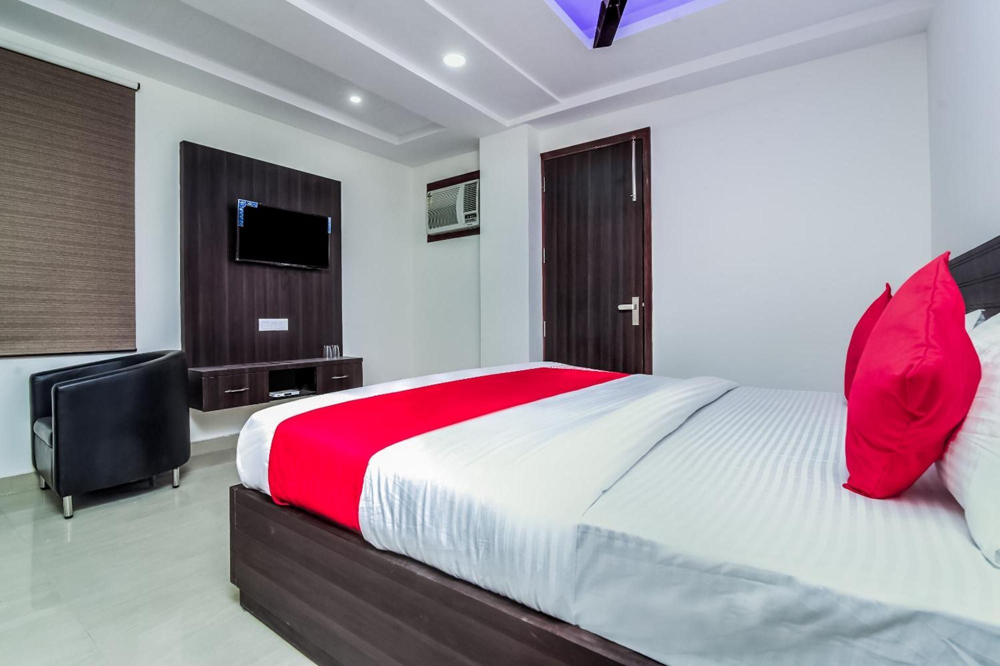 Hotel Aerostar Gold - Opposite Max Healthcare Delhi  Dış mekan fotoğraf