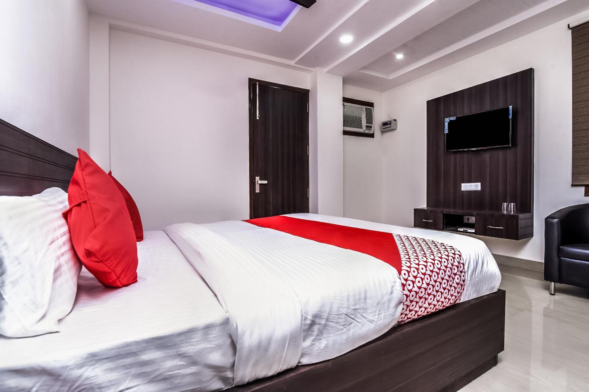 Hotel Aerostar Gold - Opposite Max Healthcare Delhi  Dış mekan fotoğraf