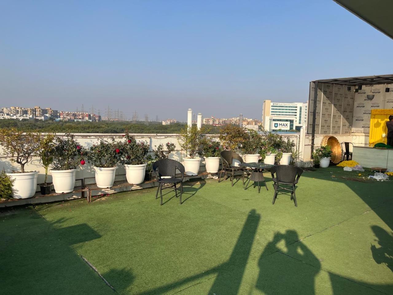 Hotel Aerostar Gold - Opposite Max Healthcare Delhi  Dış mekan fotoğraf