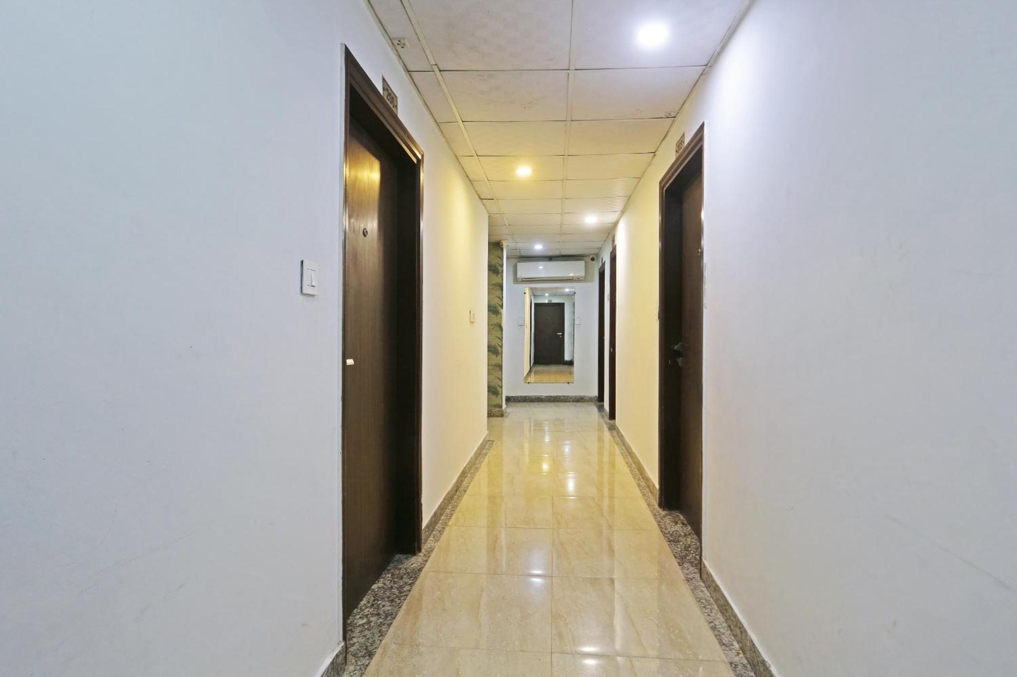 Hotel Aerostar Gold - Opposite Max Healthcare Delhi  Dış mekan fotoğraf