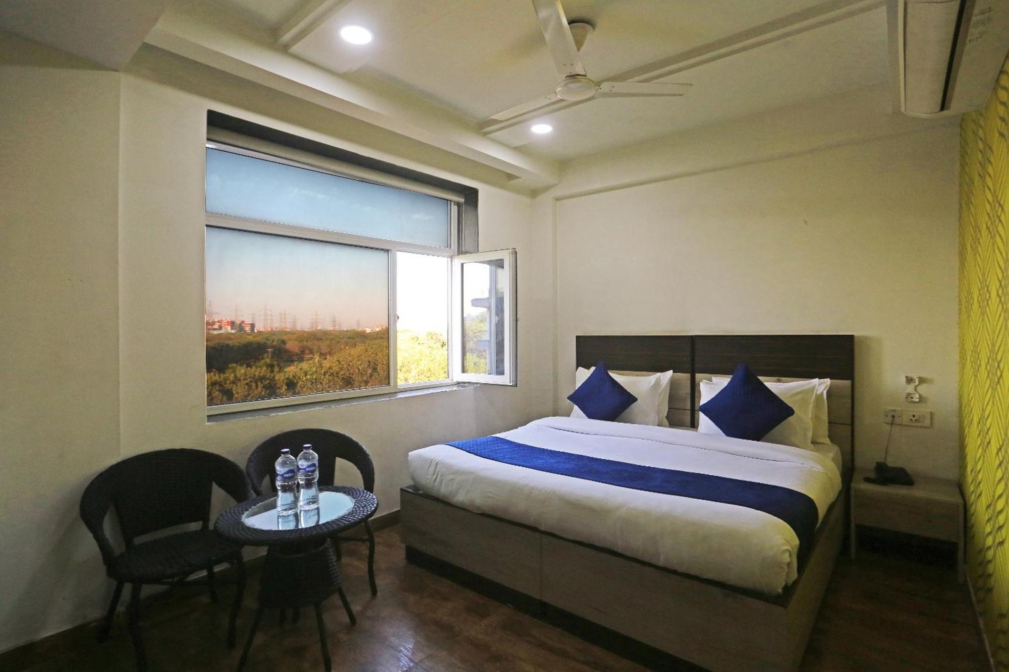 Hotel Aerostar Gold - Opposite Max Healthcare Delhi  Dış mekan fotoğraf