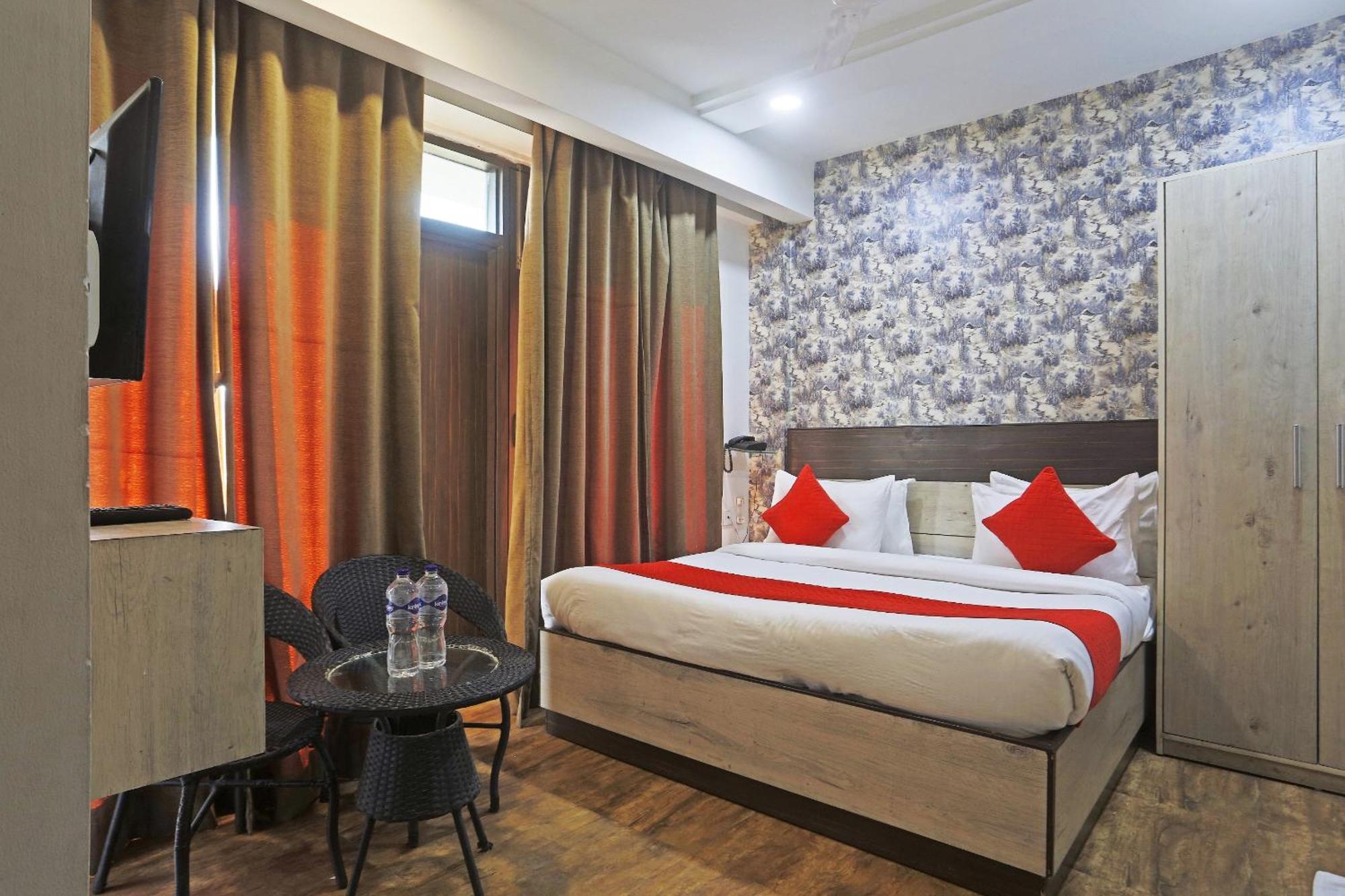 Hotel Aerostar Gold - Opposite Max Healthcare Delhi  Dış mekan fotoğraf