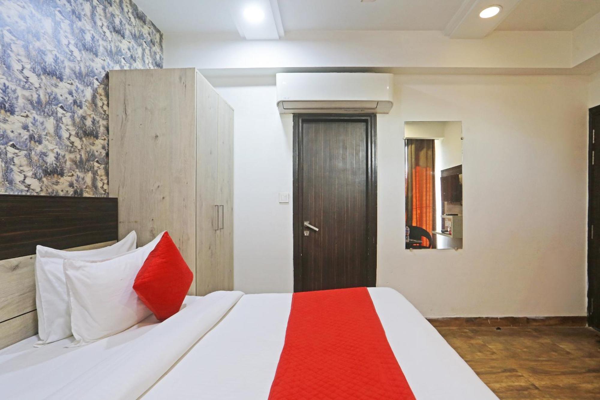 Hotel Aerostar Gold - Opposite Max Healthcare Delhi  Dış mekan fotoğraf