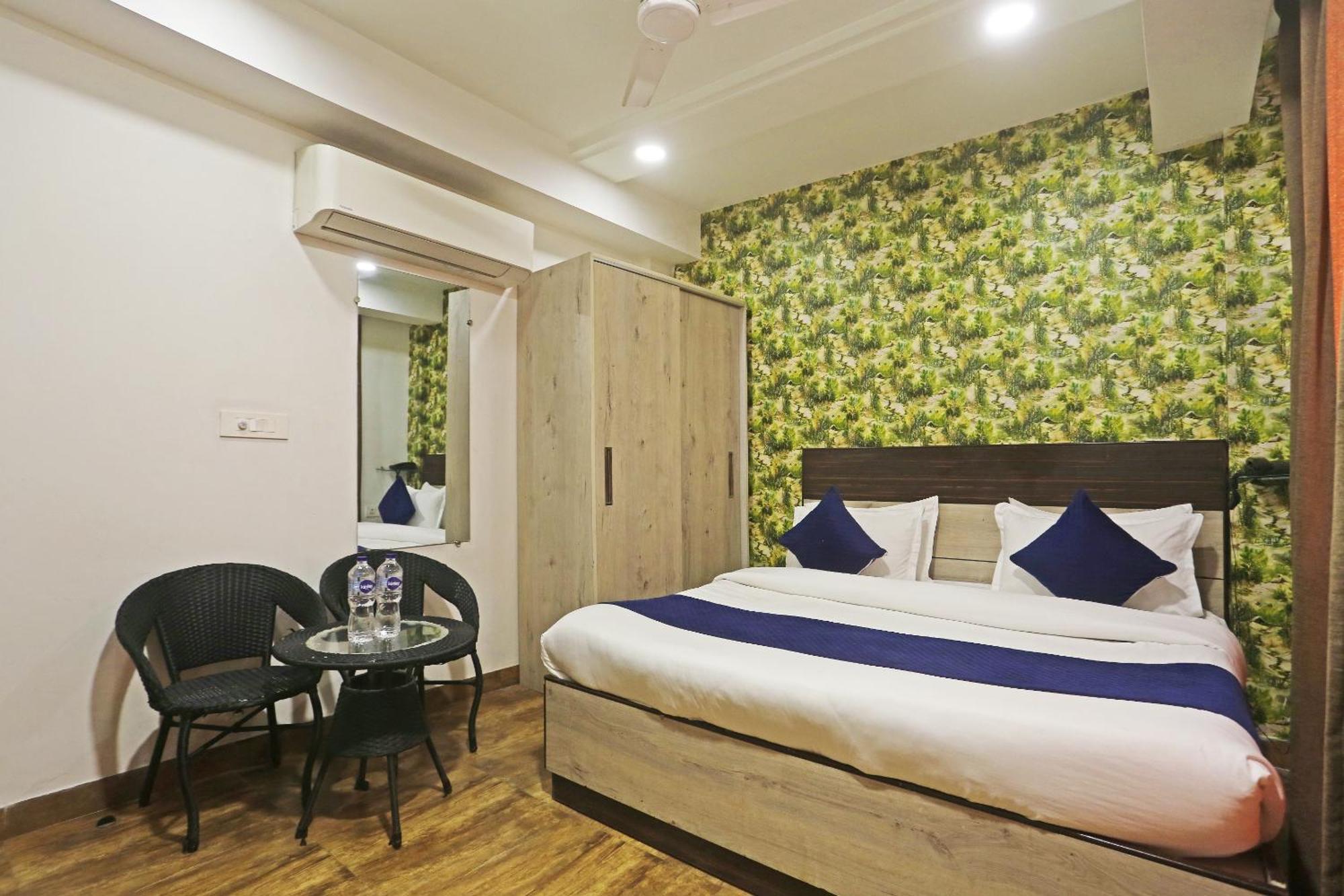 Hotel Aerostar Gold - Opposite Max Healthcare Delhi  Dış mekan fotoğraf