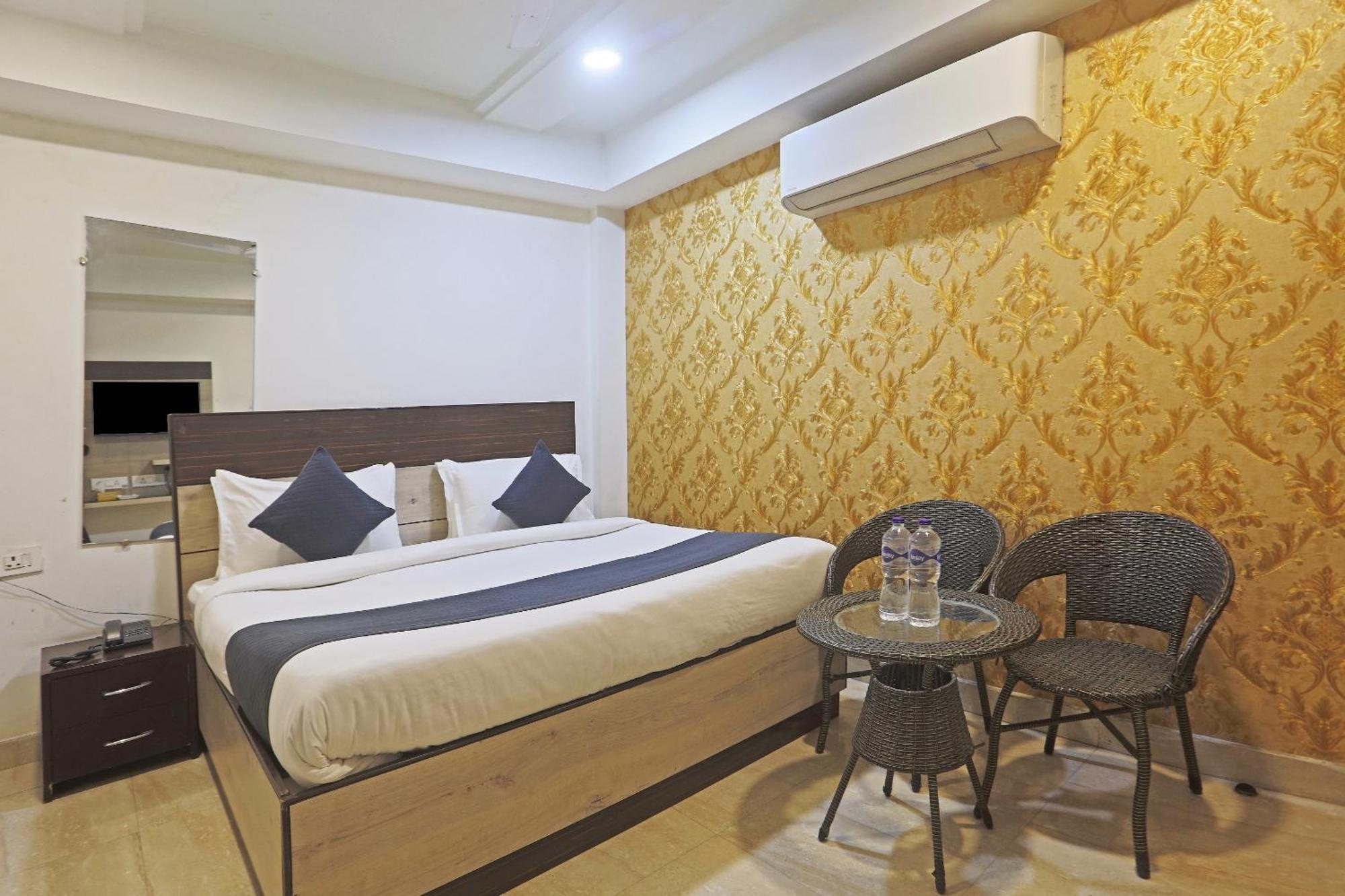 Hotel Aerostar Gold - Opposite Max Healthcare Delhi  Dış mekan fotoğraf