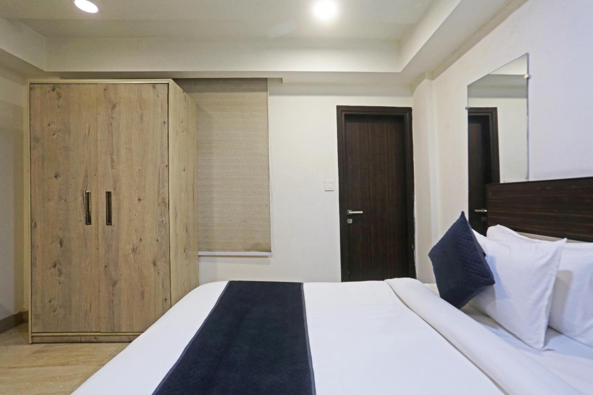Hotel Aerostar Gold - Opposite Max Healthcare Delhi  Dış mekan fotoğraf
